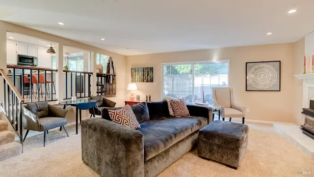 $4,100 | 5270 Arnica Way, Santa Rosa, CA 95403