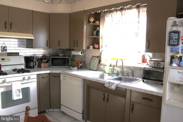 $350,000 | 118 Vassar Avenue, Stratford, NJ 08084