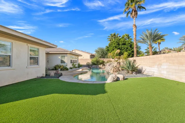 $850,000 | 79738 Parkway Esplanade South, La Quinta, CA 92253