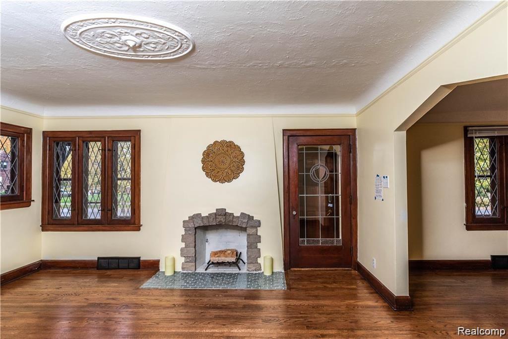 5793 Grayton Street Detroit, MI 48224 - Photo 6 of 32