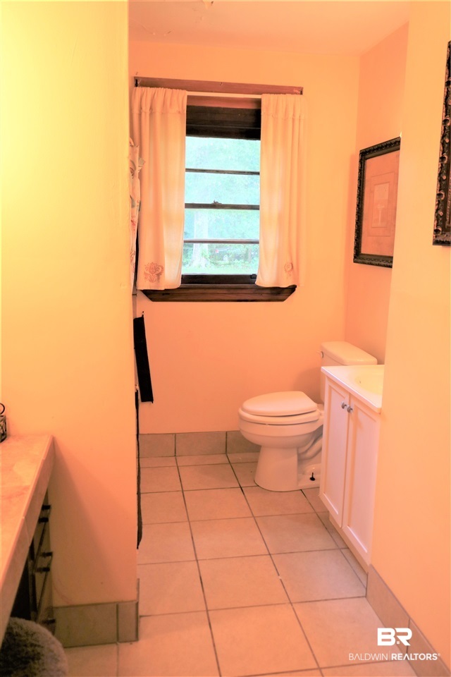 1151 Navco Road Mobile, AL 36605 - Photo 12 of 15 Hall Bath