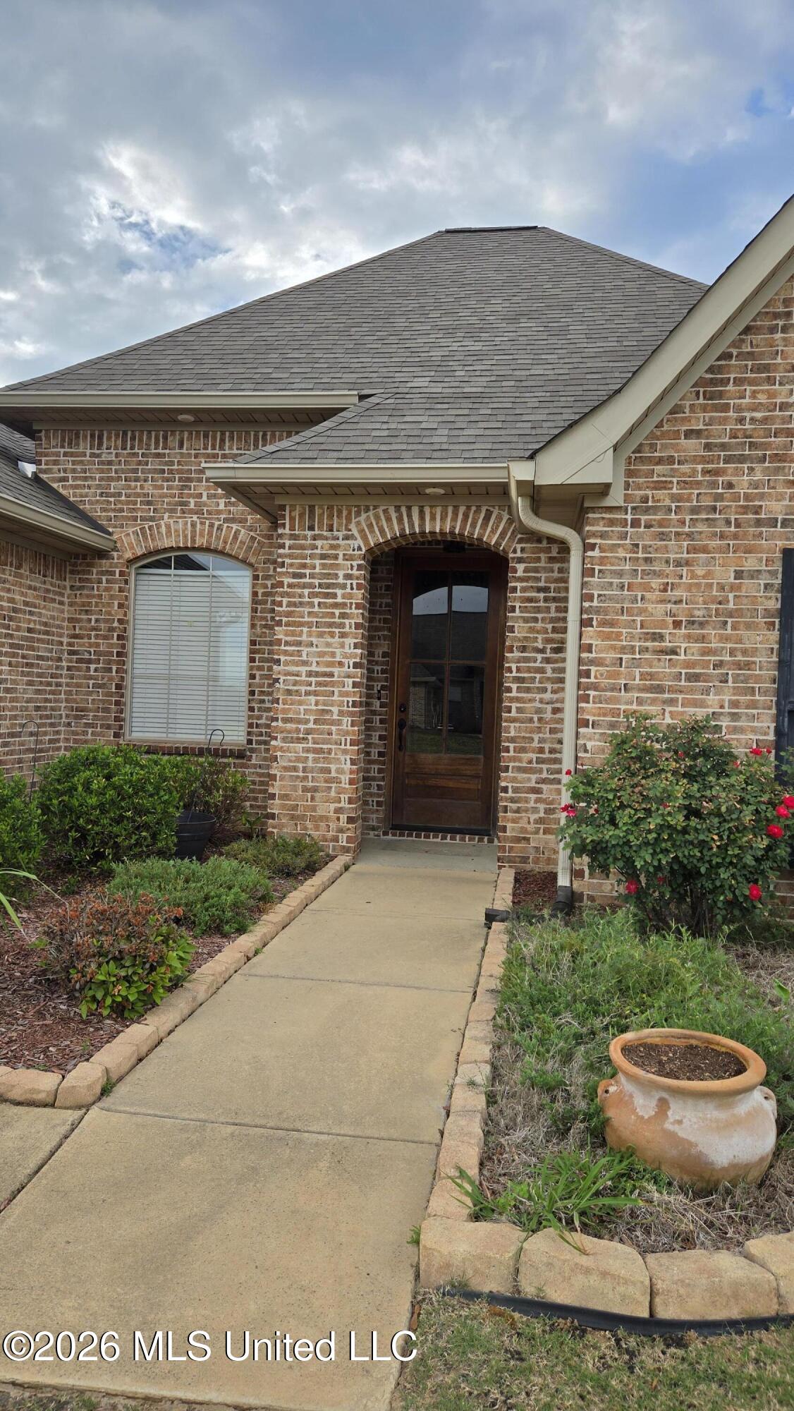 139 Coventry Lane Brandon, MS 39042 - Photo 5 of 66 20260330_173438