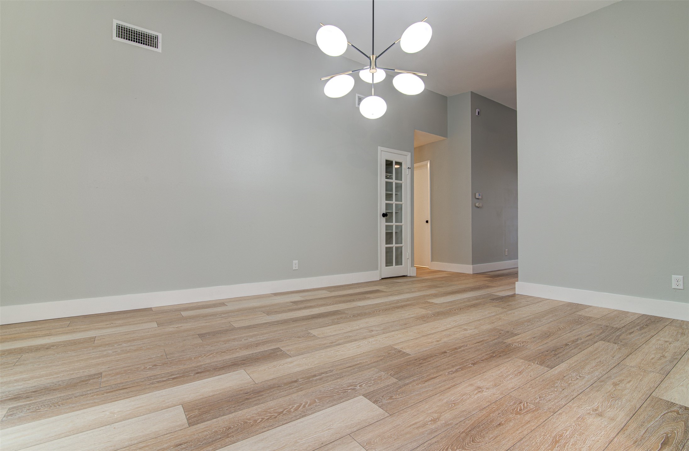 4707 Manchaca Road Austin, TX 78745 - Photo 7 of 23