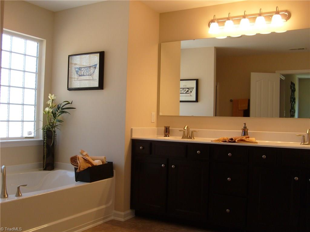 3560 Lamplight Way High Point, NC 27265 - Photo 15 of 18 Gallery Image 15