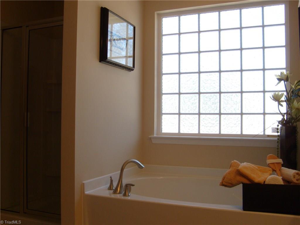3560 Lamplight Way High Point, NC 27265 - Photo 16 of 18 Gallery Image 16