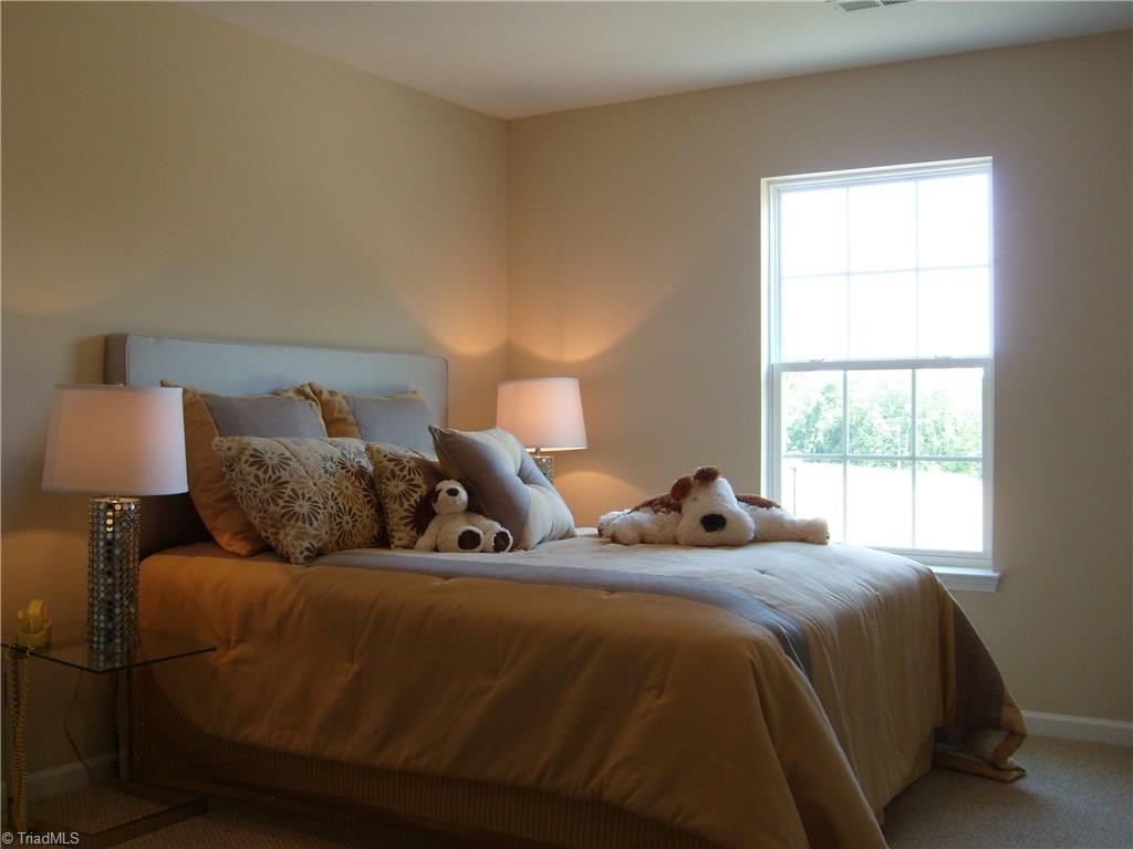 3560 Lamplight Way High Point, NC 27265 - Photo 3 of 18 Gallery Image 3