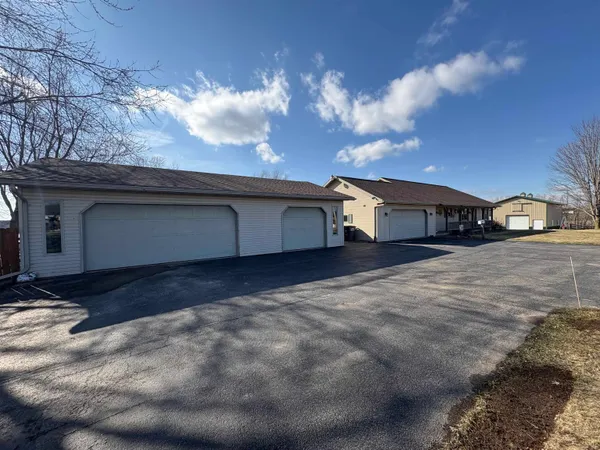 $650,000 | N4357 County Rd T, Shawano, WI 54166