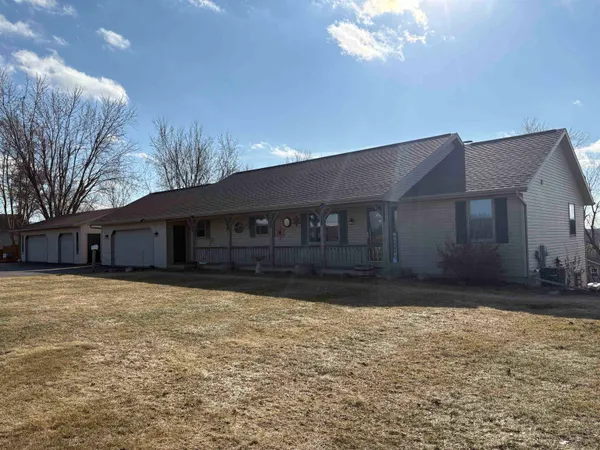 $650,000 | N4357 County Rd T, Shawano, WI 54166