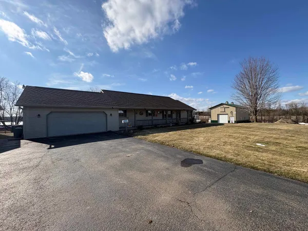 $650,000 | N4357 County Rd T, Shawano, WI 54166