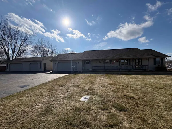 $650,000 | N4357 County Rd T, Shawano, WI 54166