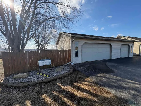 $650,000 | N4357 County Rd T, Shawano, WI 54166