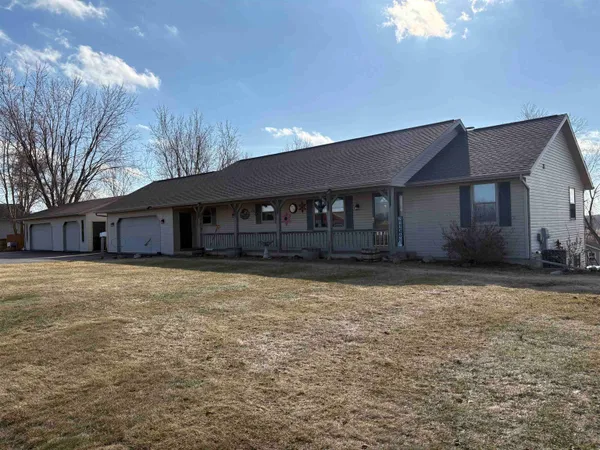 $650,000 | N4357 County Rd T, Shawano, WI 54166