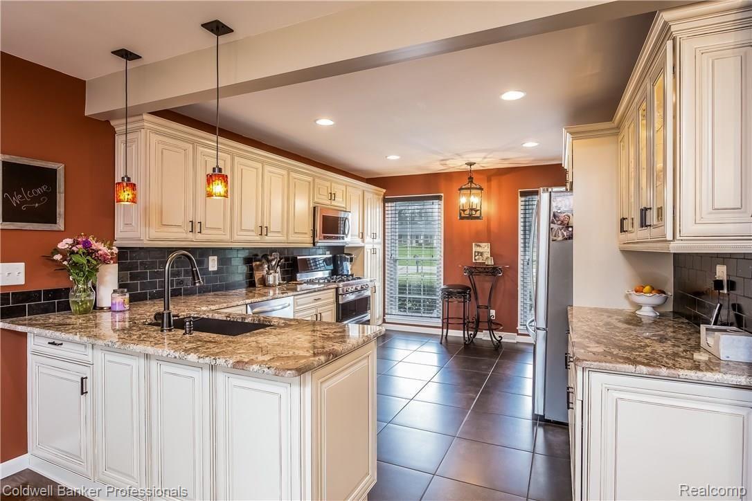 3757 Quarton Road Bloomfield Hills, MI 48302 - Photo 13 of 45 018-2685319-large.jpg