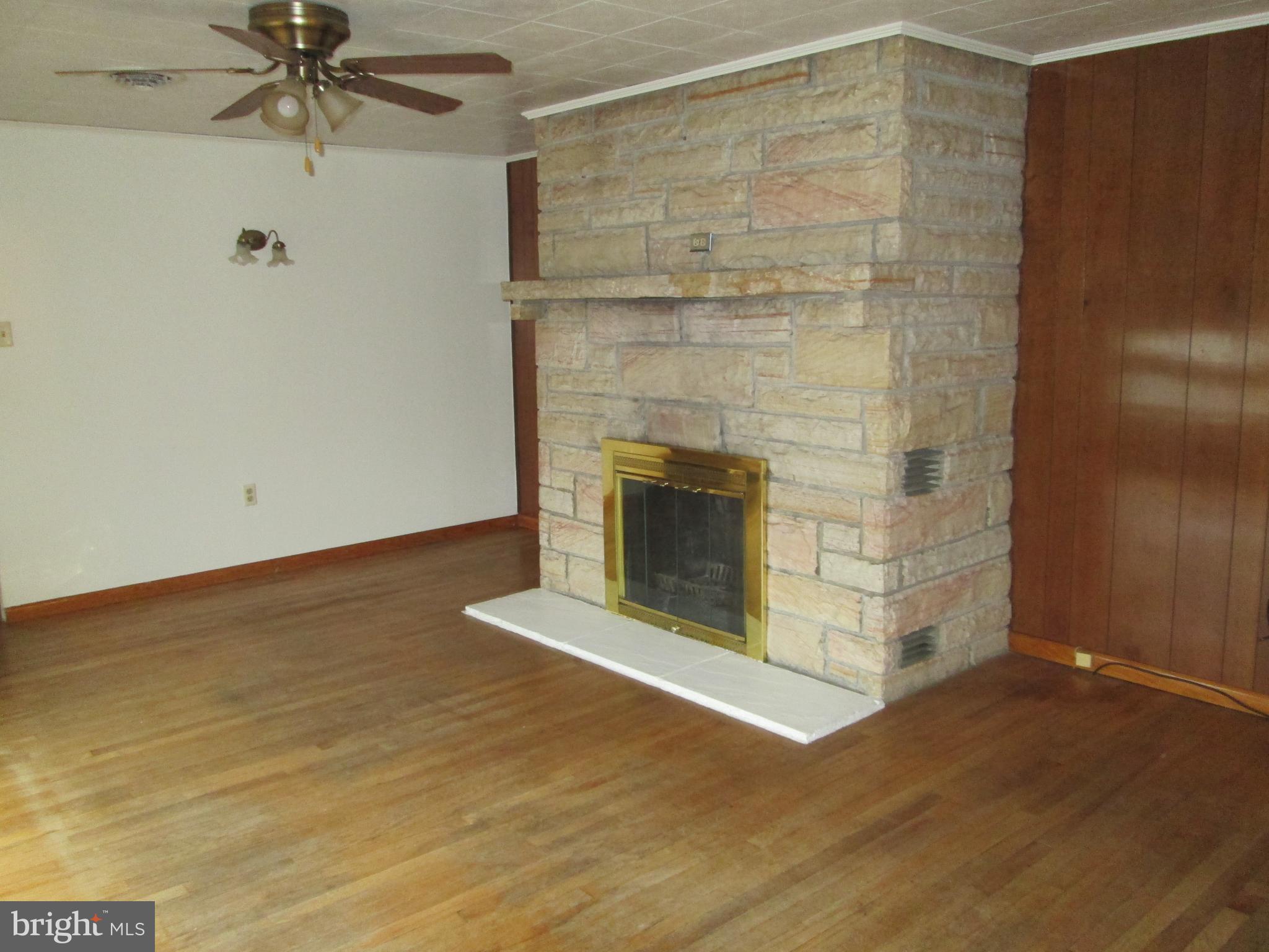 315 York Road Carlisle, PA 17013 - Photo 6 of 14 a room with a fireplace