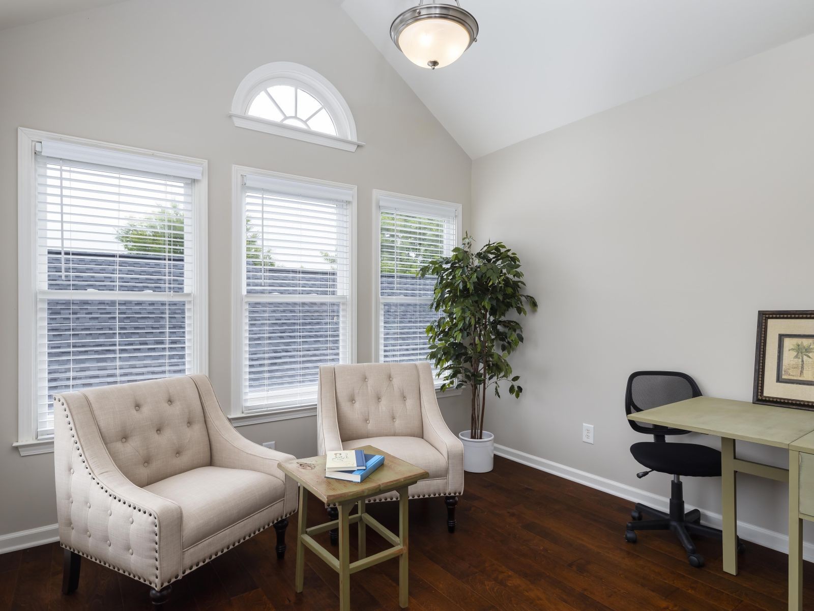 110 Pearl Street Franklin, TN 37064 - Photo 21 of 38 a living room with furniture and a potted plant