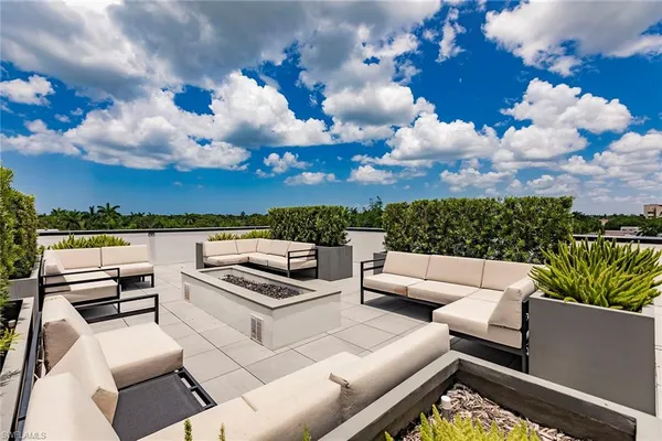 $13,500 | 850 Central Avenue, Unit 203, Naples, FL 34102