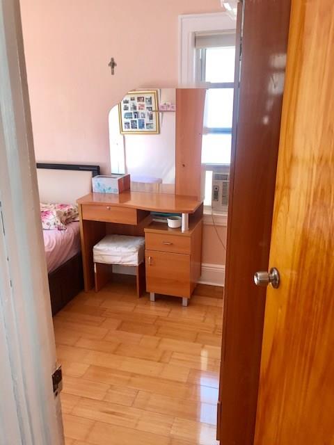 420 Applegate Court Brooklyn, NY 11223 - Photo 3 of 20