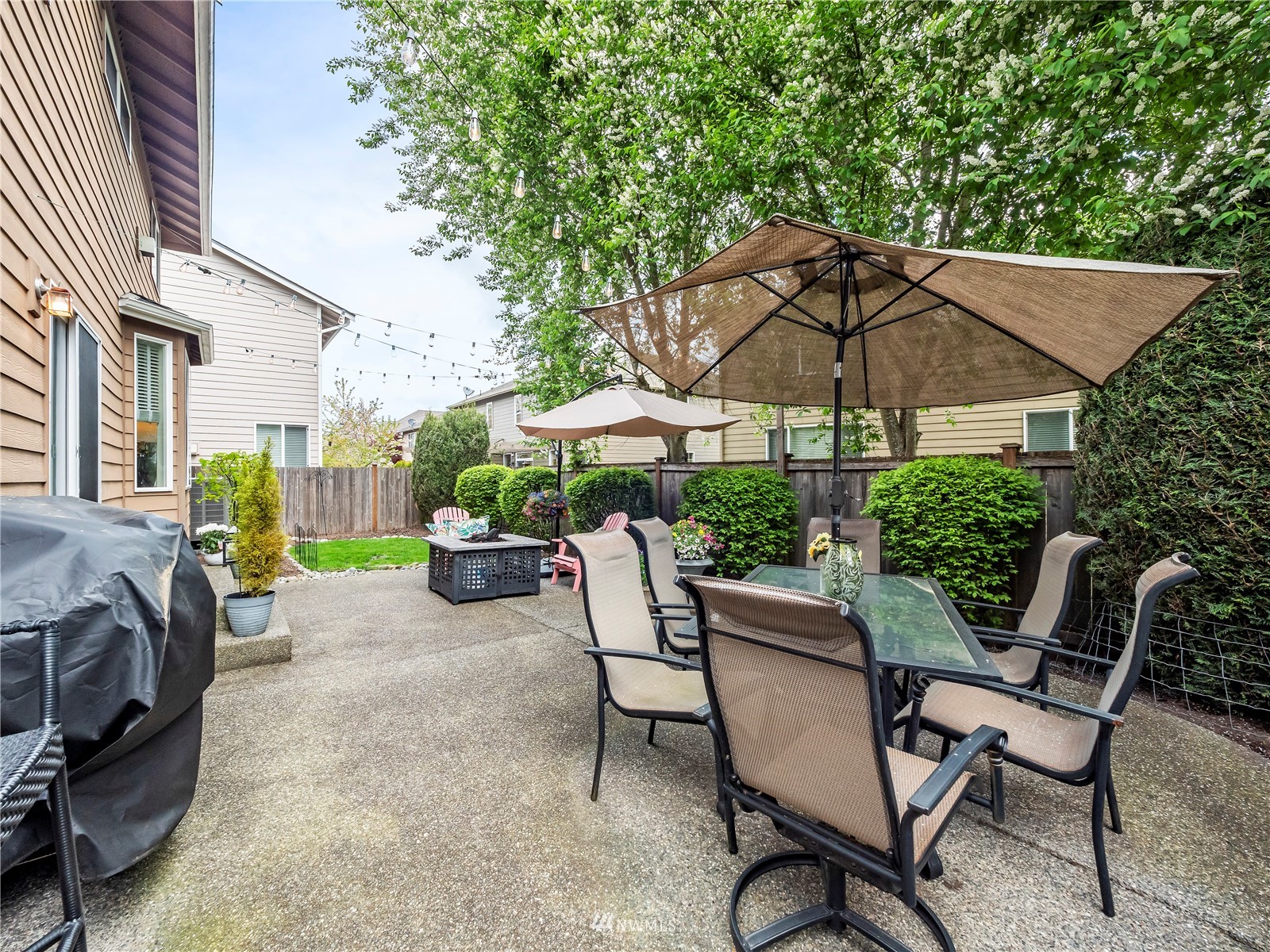 16529 37th Drive Southeast Bothell, WA 98012 - Photo 38 of 40 a view of a chair and table in the patio