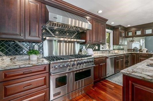 81 Conleys Grove Road Derry, NH 03038 - Photo 11 of 37