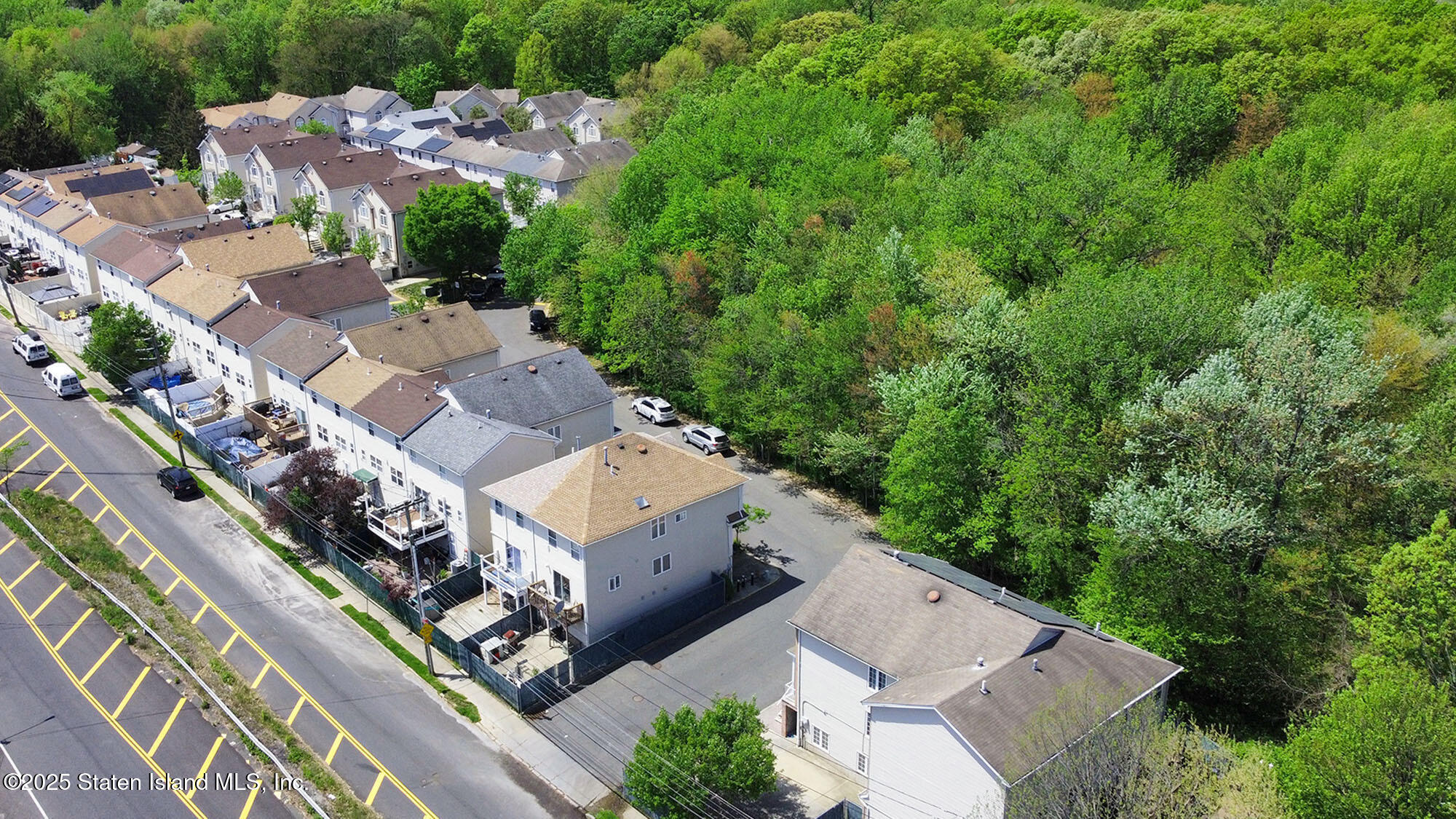 51 Erika Loop Staten Island, NY 10312 - Photo 40 of 43 dji_fly_20250501_123742_495_174611751892