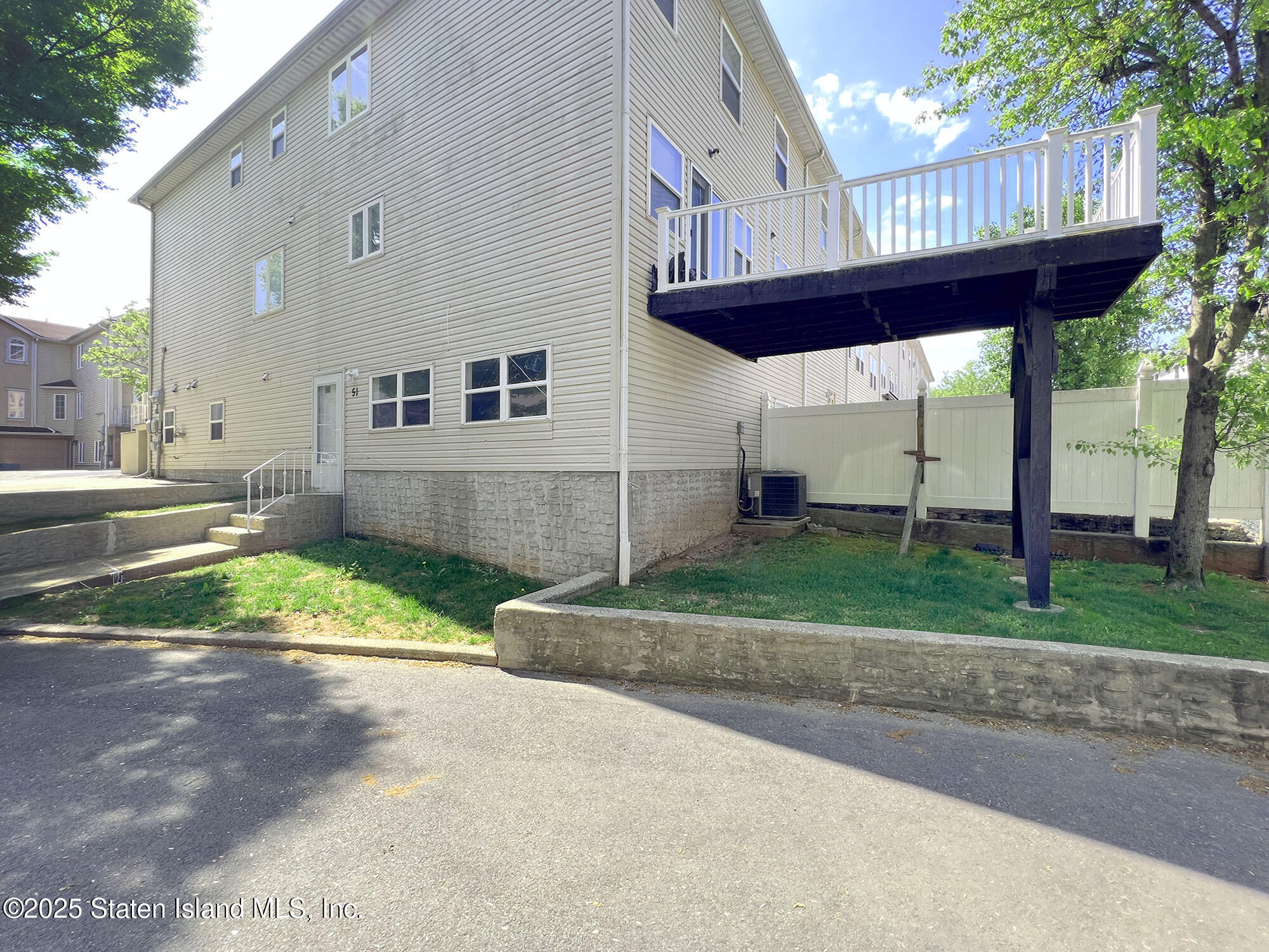 51 Erika Loop Staten Island, NY 10312 - Photo 42 of 43 IMG_8031