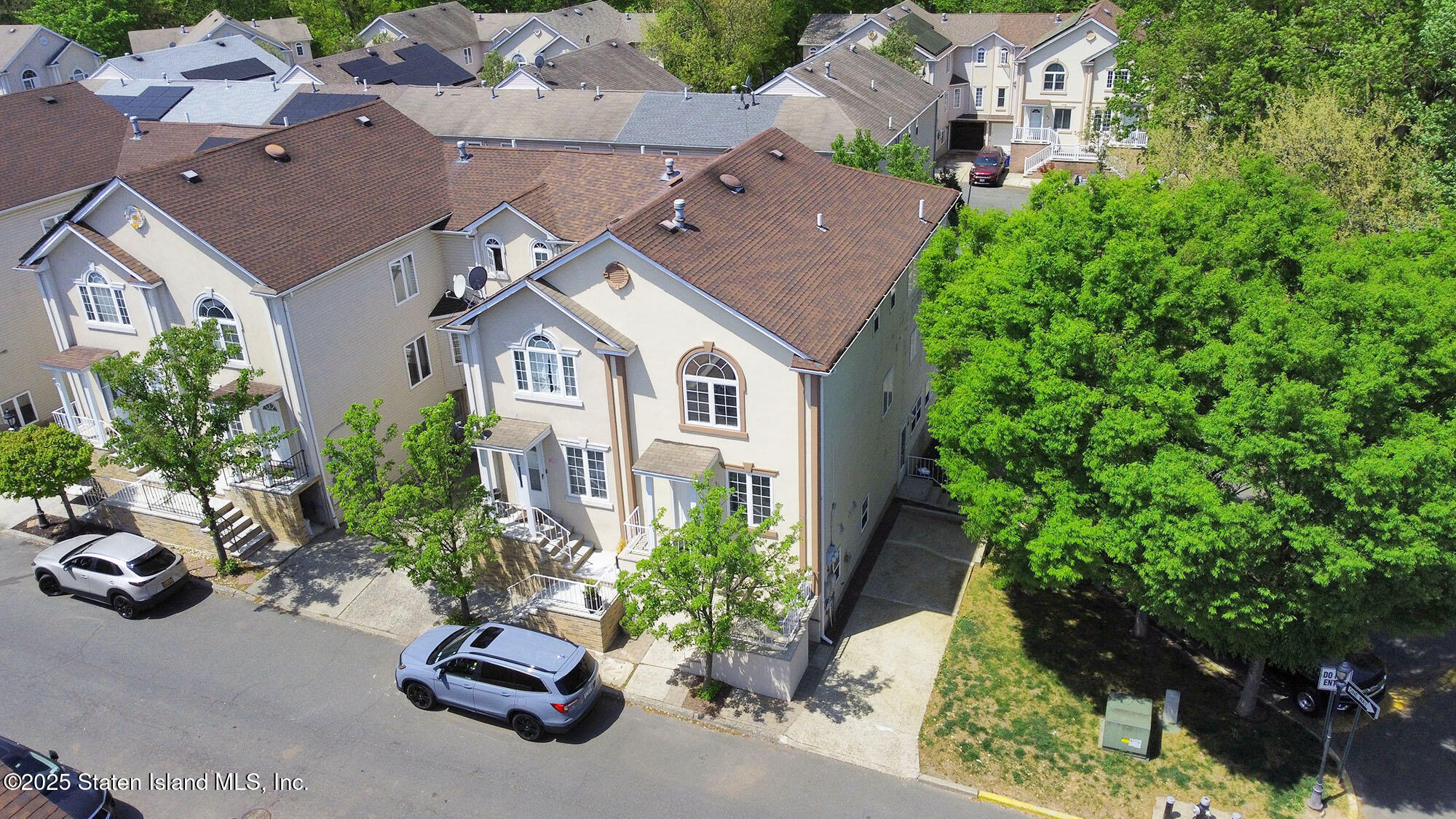 51 Erika Loop Staten Island, NY 10312 - Photo 43 of 43 dji_fly_20250501_123434_486_174611743002
