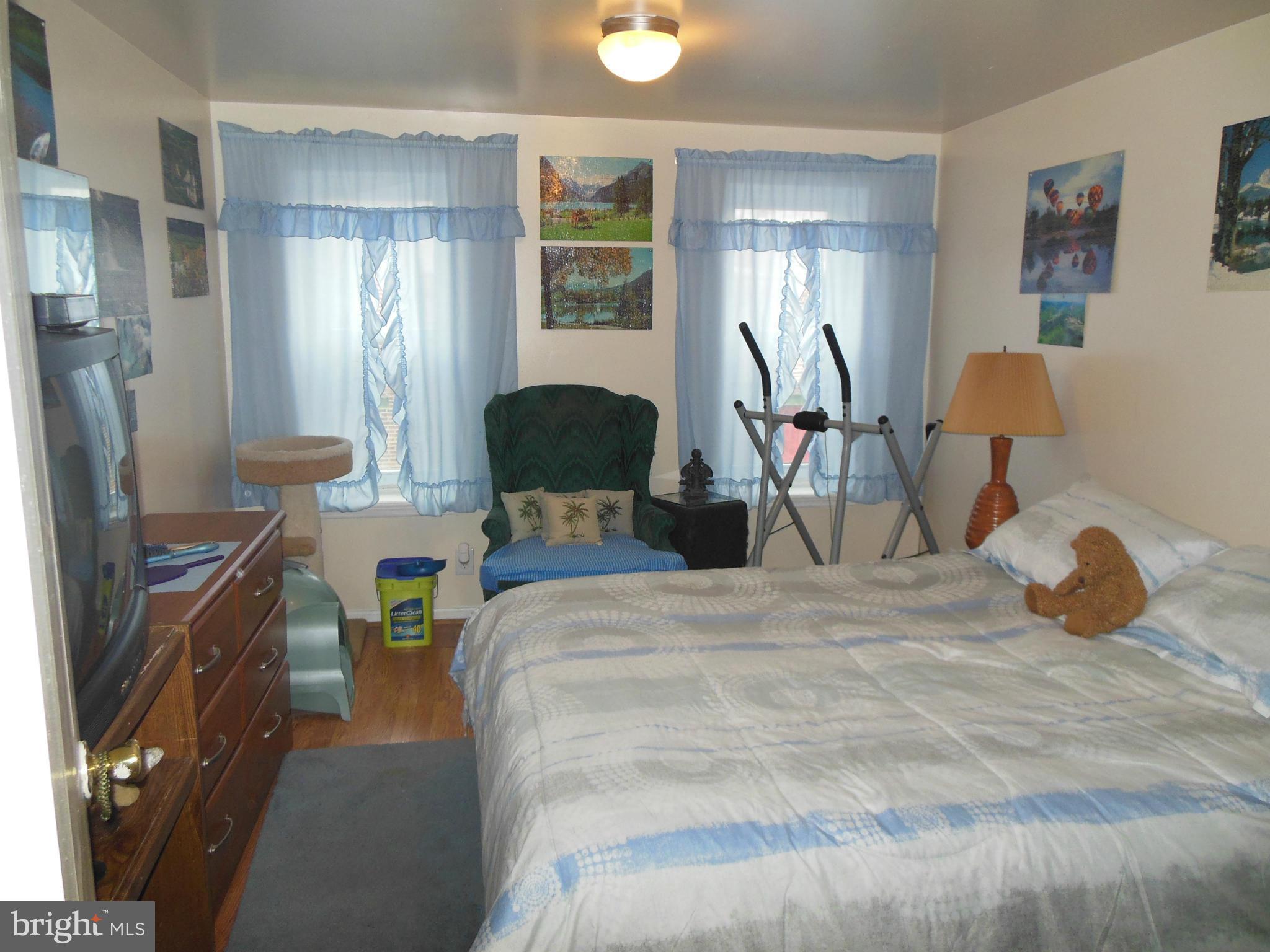 Bedroom (Master)