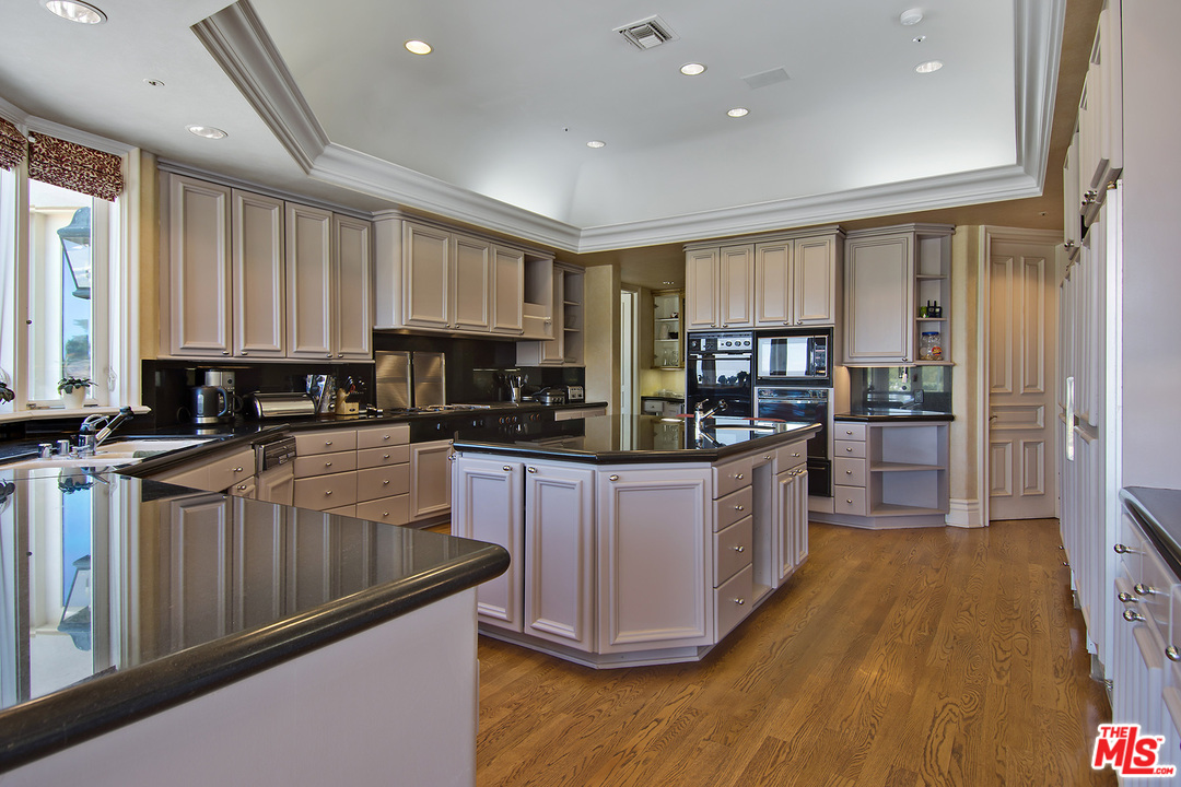 3351 Clerendon Road Beverly Hills, CA 90210 - Photo 13 of 34