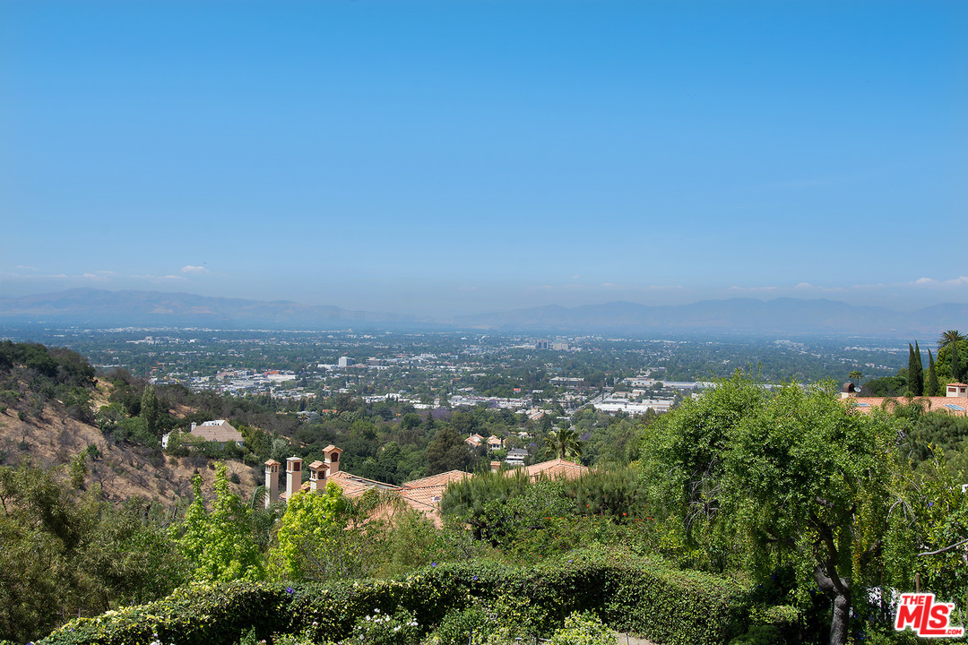 3351 Clerendon Road Beverly Hills, CA 90210 - Photo 21 of 34