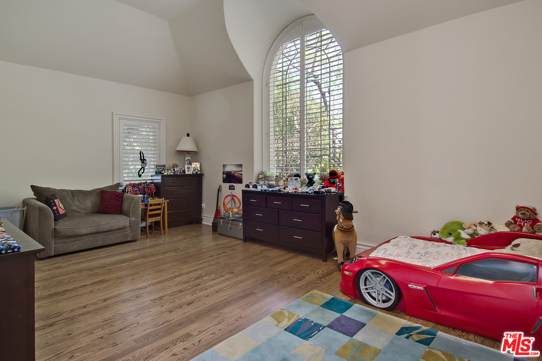 3351 Clerendon Road Beverly Hills, CA 90210 - Photo 22 of 34