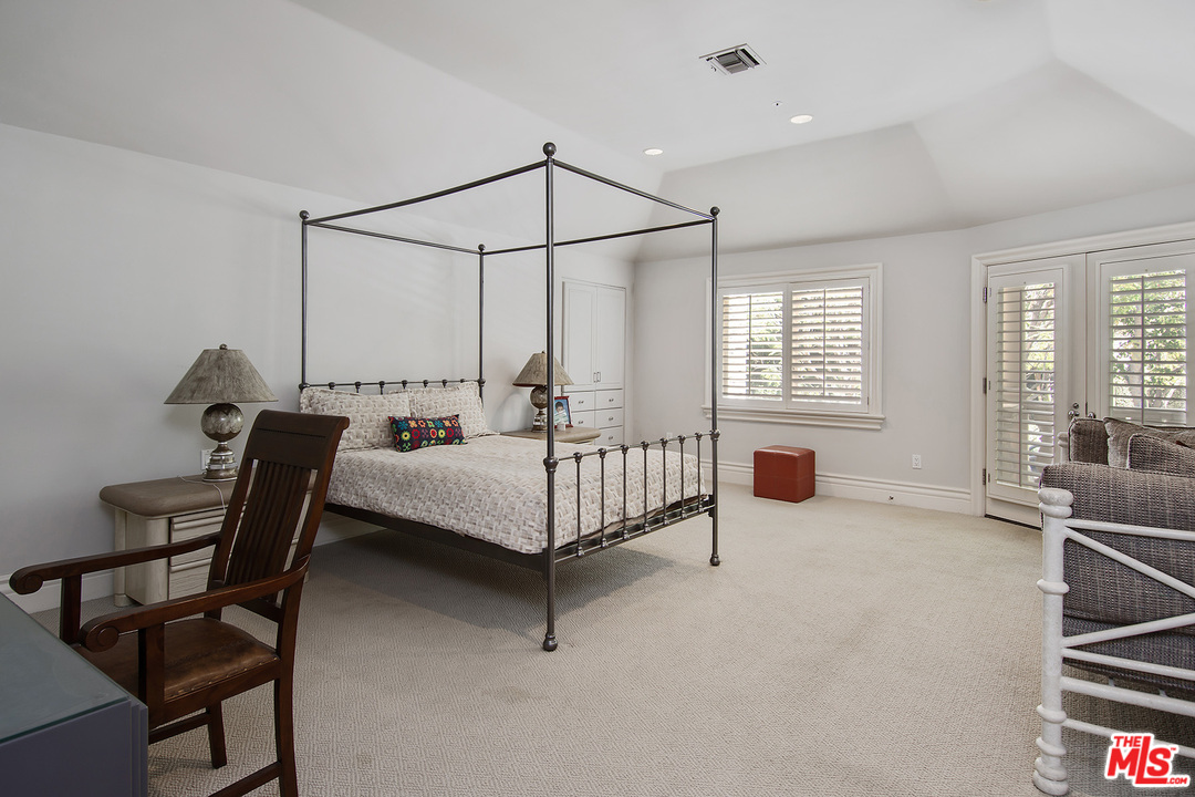 3351 Clerendon Road Beverly Hills, CA 90210 - Photo 24 of 34