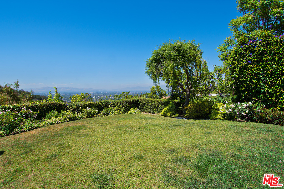 3351 Clerendon Road Beverly Hills, CA 90210 - Photo 27 of 34