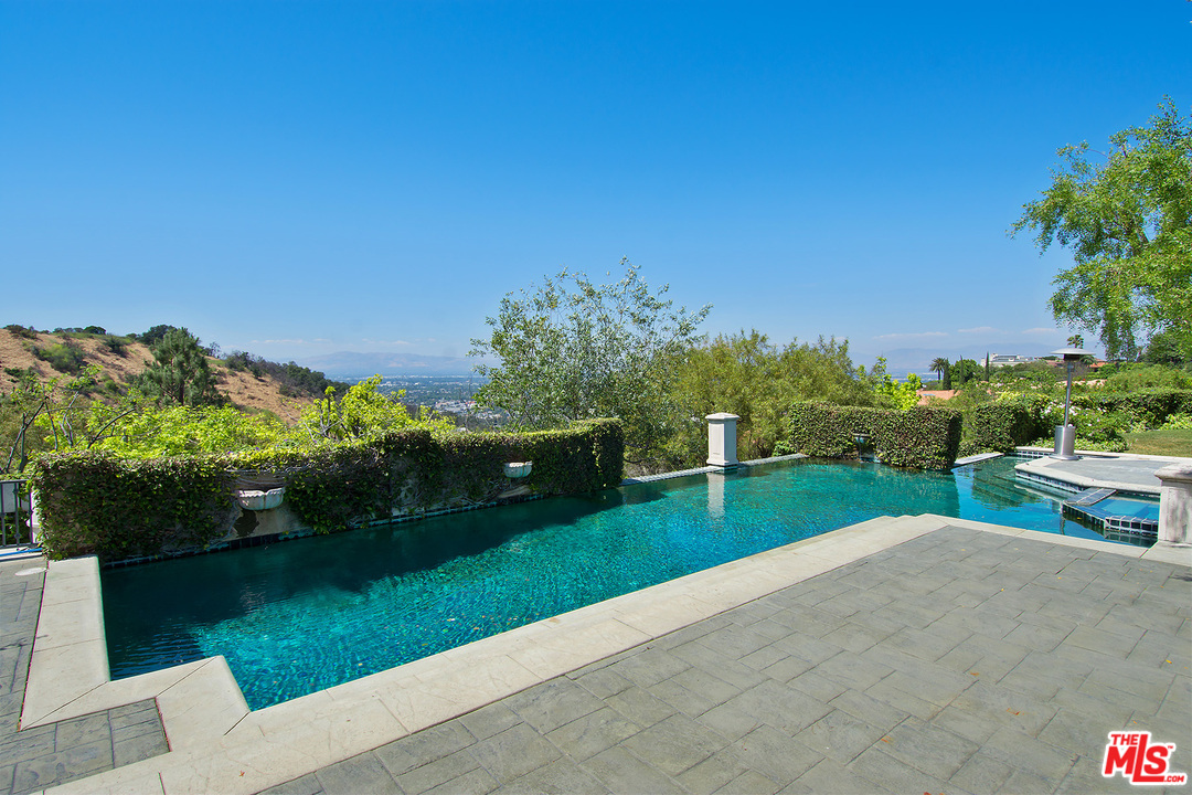 3351 Clerendon Road Beverly Hills, CA 90210 - Photo 32 of 34