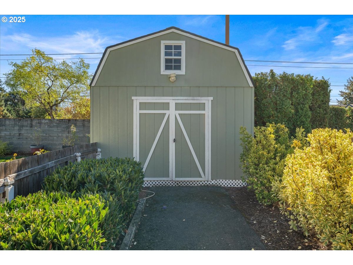 7455 Southeast King Road, Unit 11 Milwaukie, OR 97222 - Photo 14 of 48