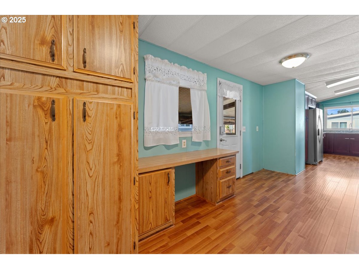 7455 Southeast King Road, Unit 11 Milwaukie, OR 97222 - Photo 32 of 48