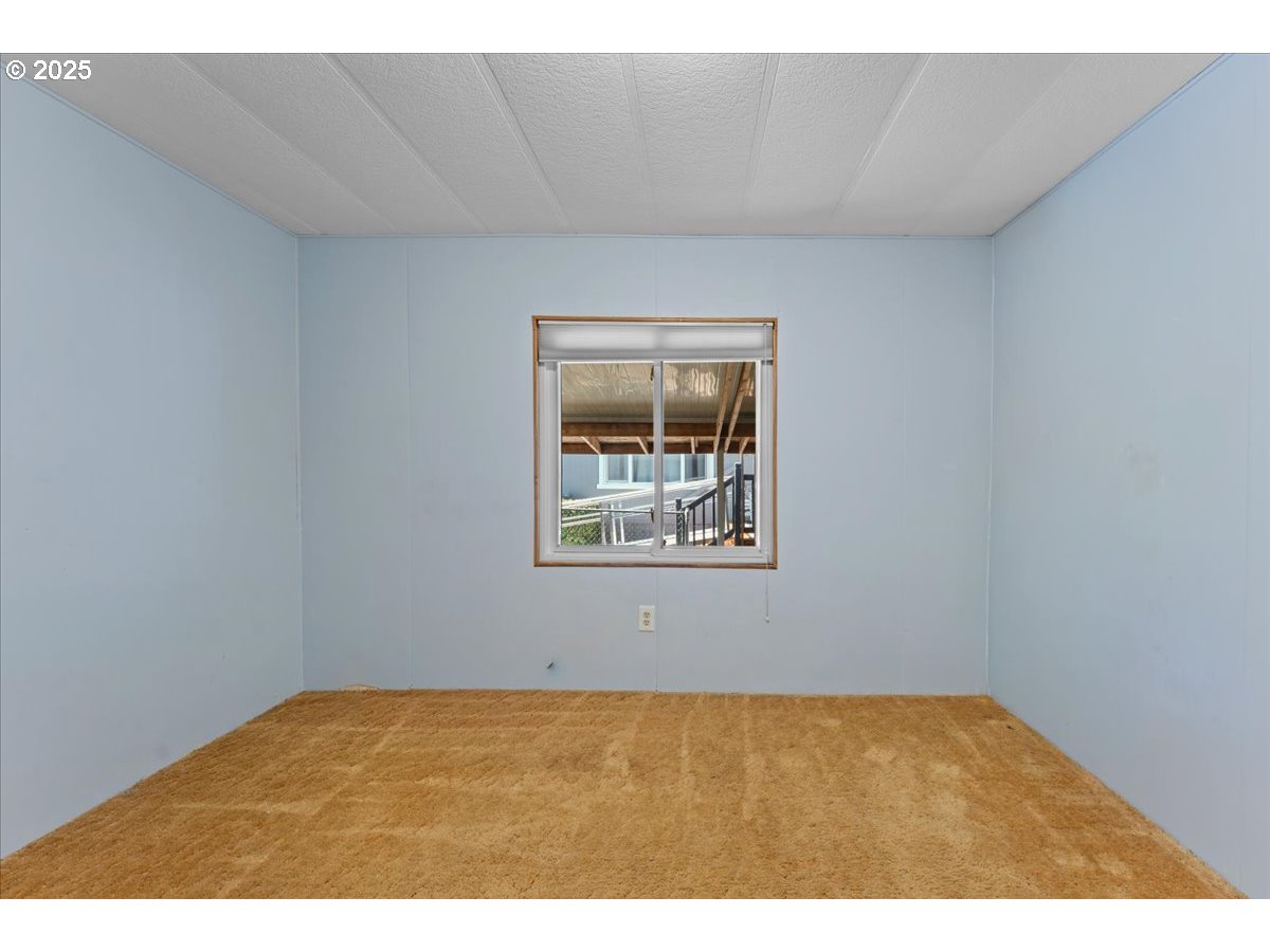 7455 Southeast King Road, Unit 11 Milwaukie, OR 97222 - Photo 34 of 48