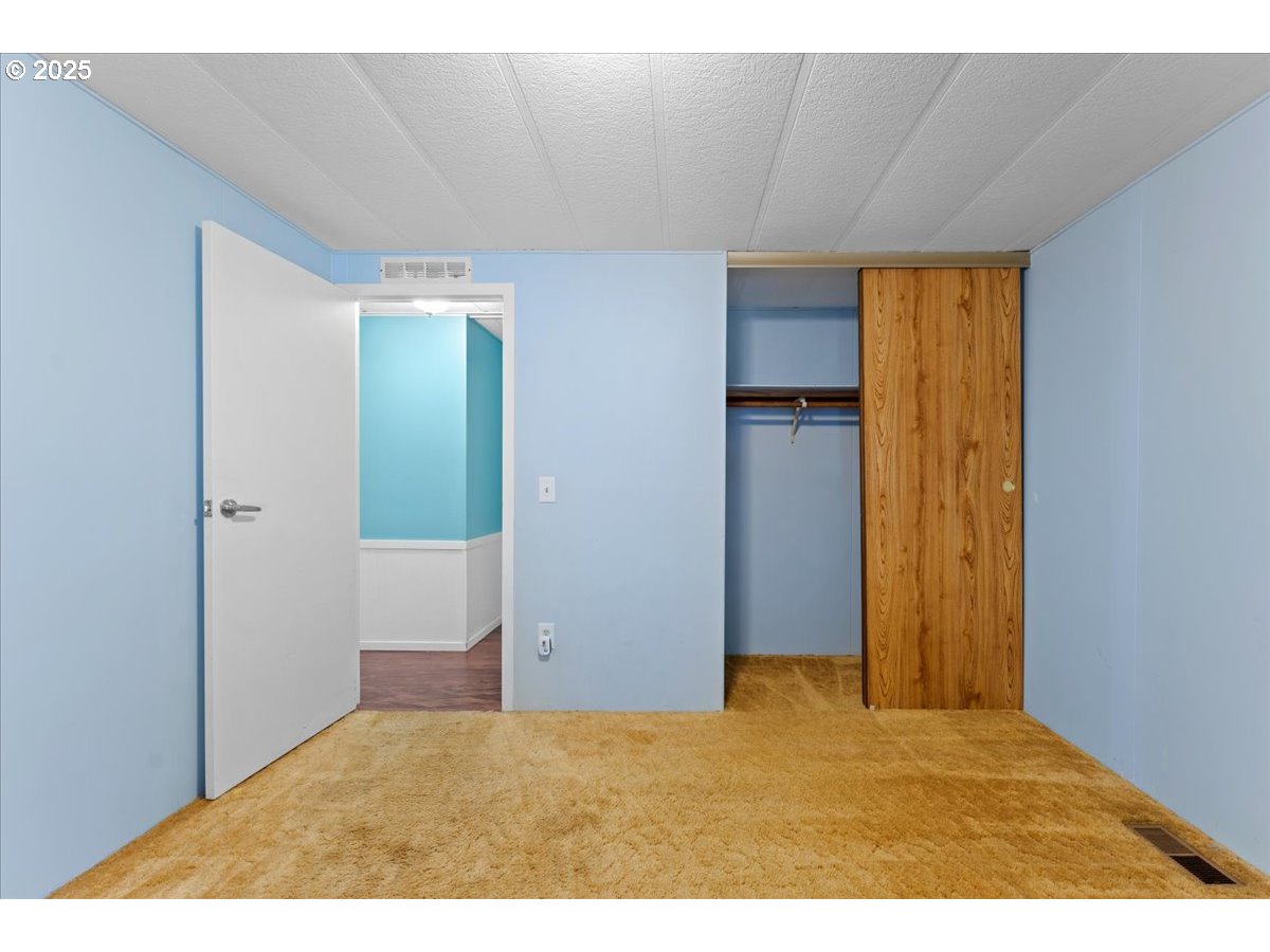 7455 Southeast King Road, Unit 11 Milwaukie, OR 97222 - Photo 35 of 48