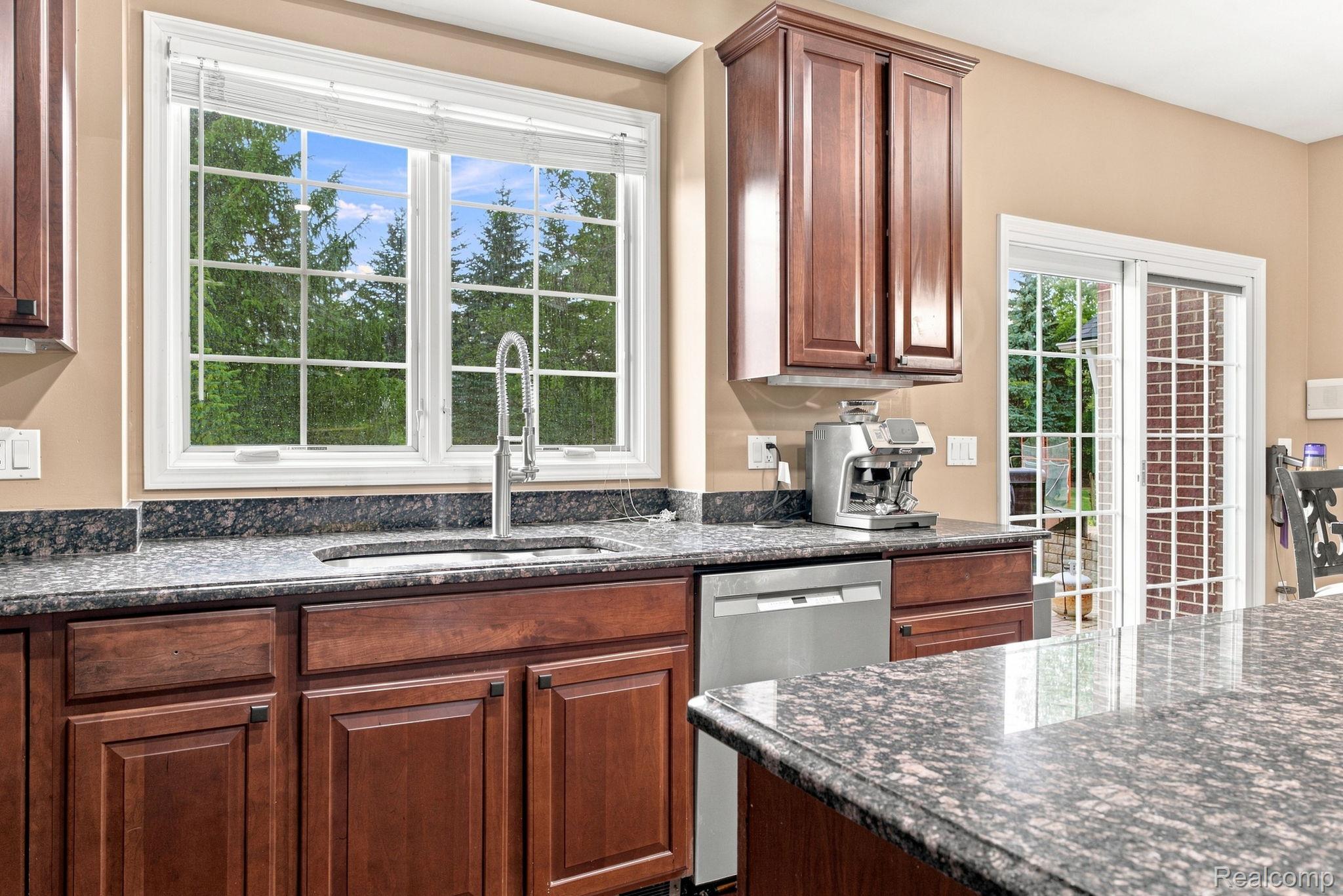 48645 Antique Road Canton, MI 48187 - Photo 24 of 82 24-web-or-mls-DSC02953.jpg