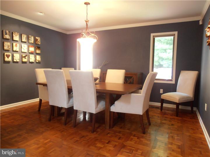 8 Dew Road Landenberg, PA 19350 - Photo 4 of 24 Dining Room