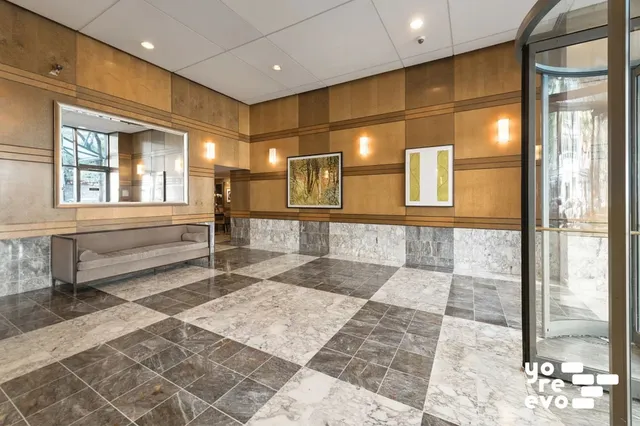 $1,650,000 | 300 East 85th Street, Unit 2405 | Upper East Side