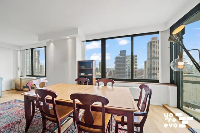 $1,650,000 | 300 East 85th Street, Unit 2405 | Upper East Side