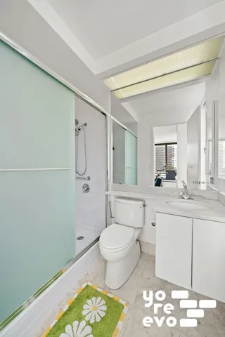 $1,650,000 | 300 East 85th Street, Unit 2405 | Upper East Side