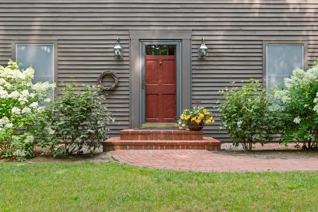 $1,600,000 | 42 Indian Point Terrace, Harpswell, ME 04079