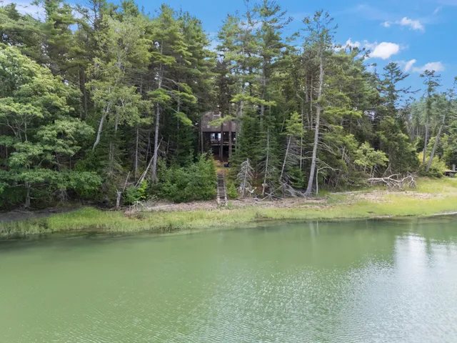 $1,600,000 | 42 Indian Point Terrace, Harpswell, ME 04079