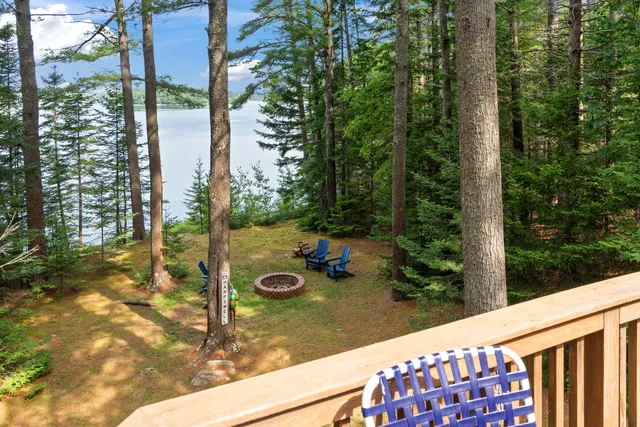 $1,600,000 | 42 Indian Point Terrace, Harpswell, ME 04079