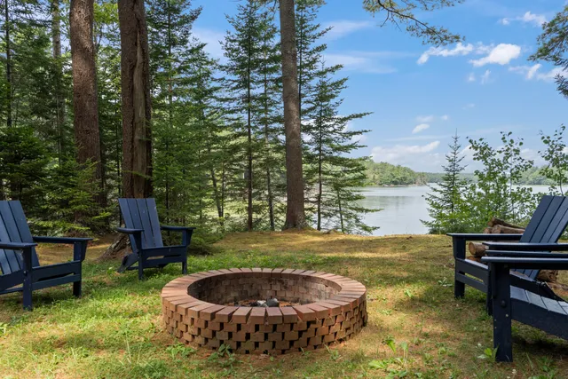 $1,600,000 | 42 Indian Point Terrace, Harpswell, ME 04079