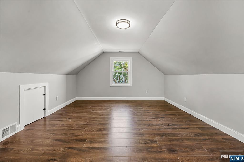429 Wheatsheaf Road Roselle, NJ 07203 - Photo 26 of 39