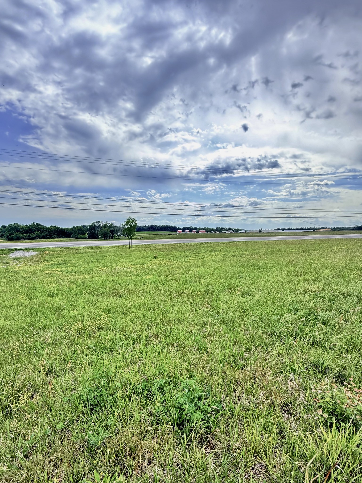 5165 Highway 41 Springfield, TN 37172 - Photo 6 of 6 a view of a large body of water and mountain