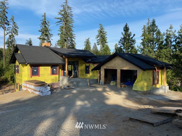 320 Kokanee Loop Cle Elum, WA 98922 - Photo 2 of 14 a view of a house with a outdoor space