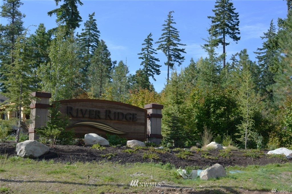 320 Kokanee Loop Cle Elum, WA 98922 - Photo 10 of 14 a view of a tiny house with a yard